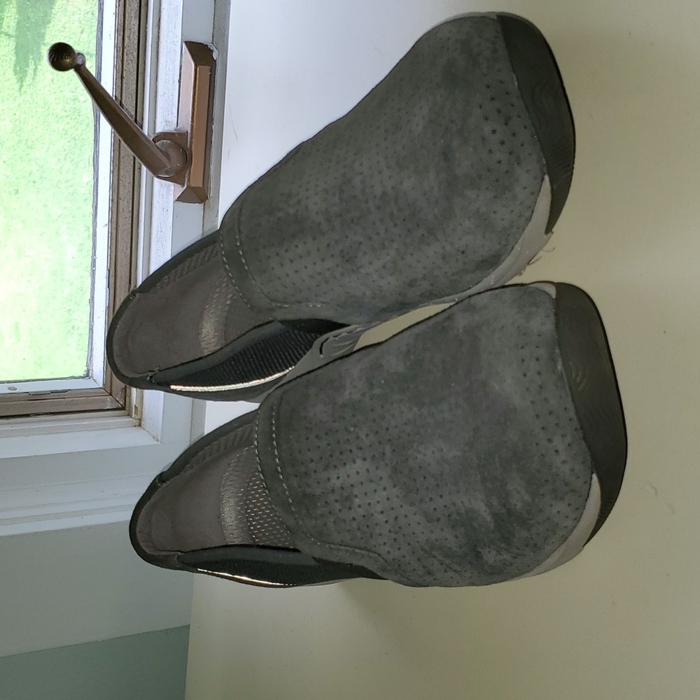 Women's Dansko Slip On Suede Cobb Hill size 8